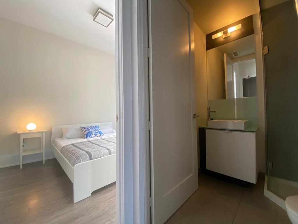 Grand View 2Br/2Ba Condos Cn Tower,Union,Tiff/Mtcc 多伦多 外观 照片